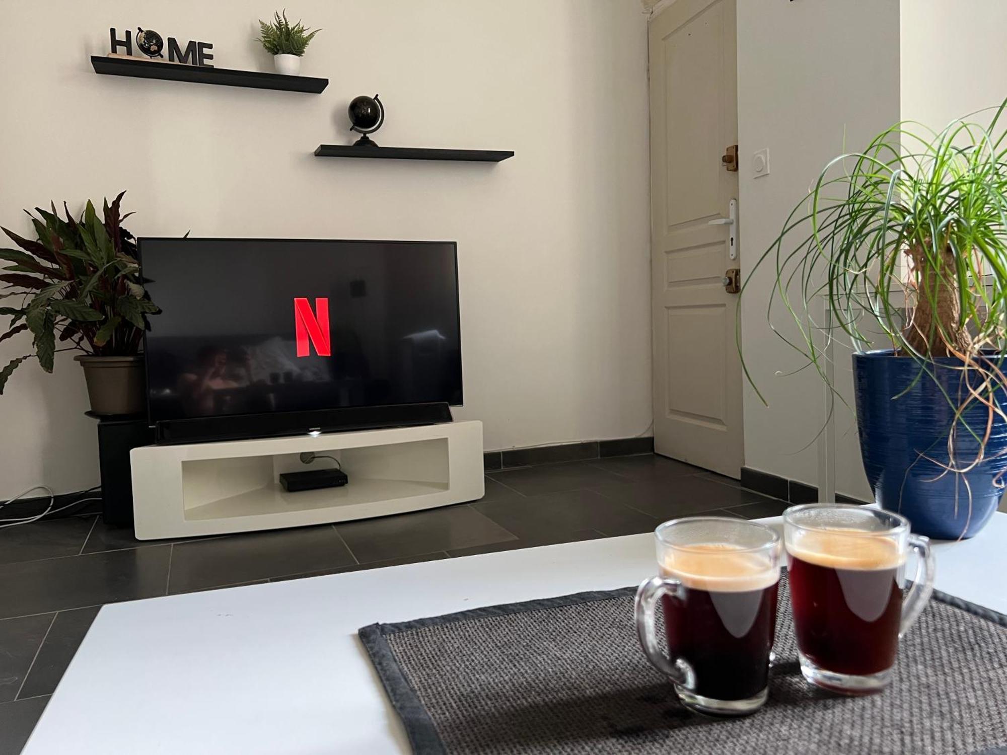 Cosy Studio Hyper Centre Avec Kitchenette & Climatisation Карпантра Экстерьер фото
